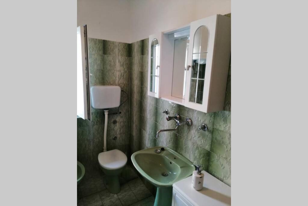 Spacious 2-Room Apartment With Beautiful Sea View 茨里克韦尼察 外观 照片