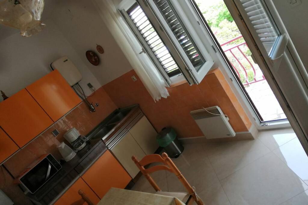 Spacious 2-Room Apartment With Beautiful Sea View 茨里克韦尼察 外观 照片
