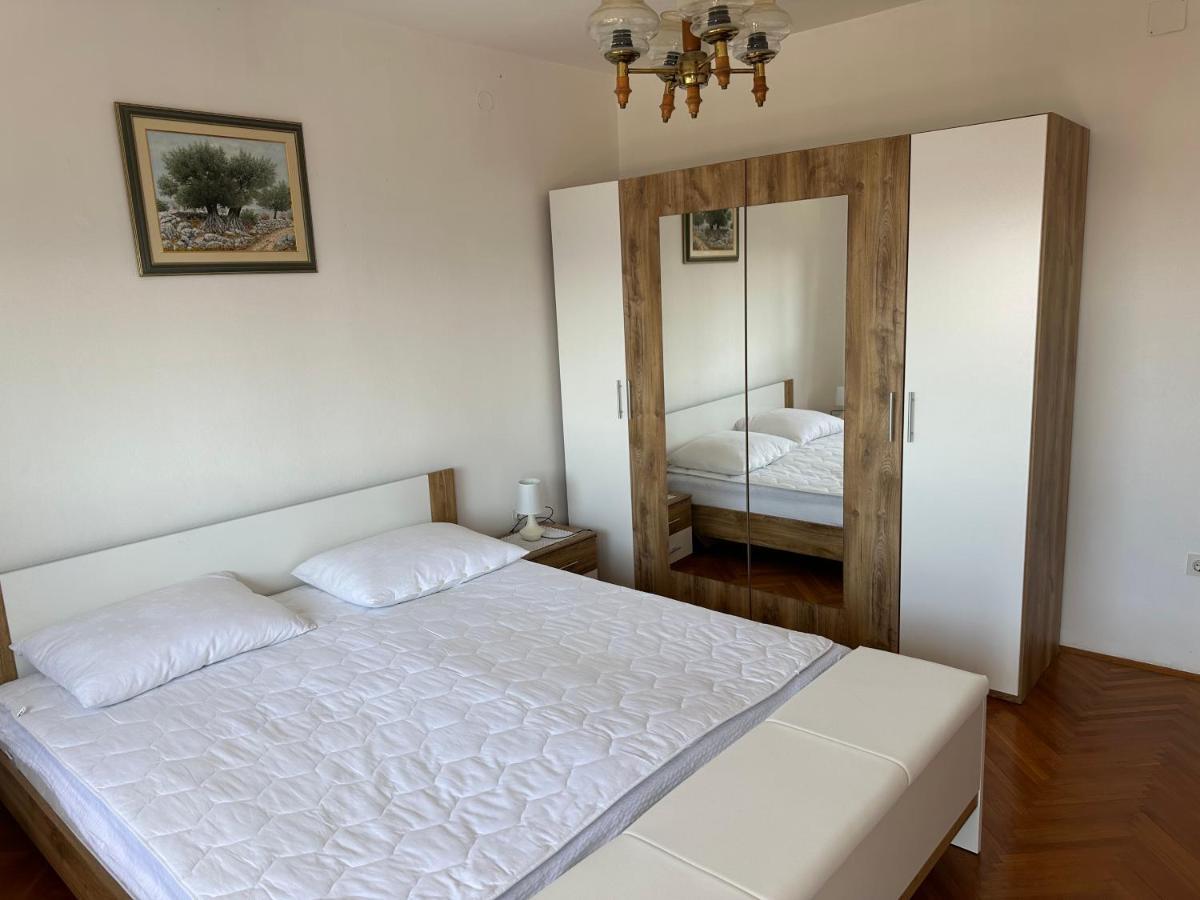 Spacious 2-Room Apartment With Beautiful Sea View 茨里克韦尼察 外观 照片